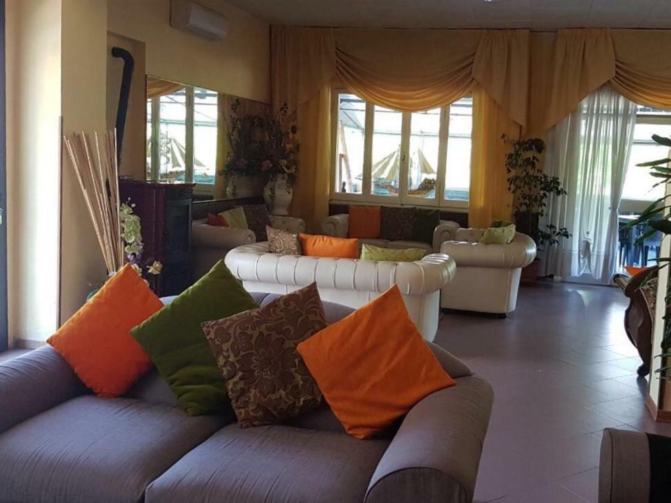 Hotel La Lucciola Chianciano Terme Dış mekan fotoğraf