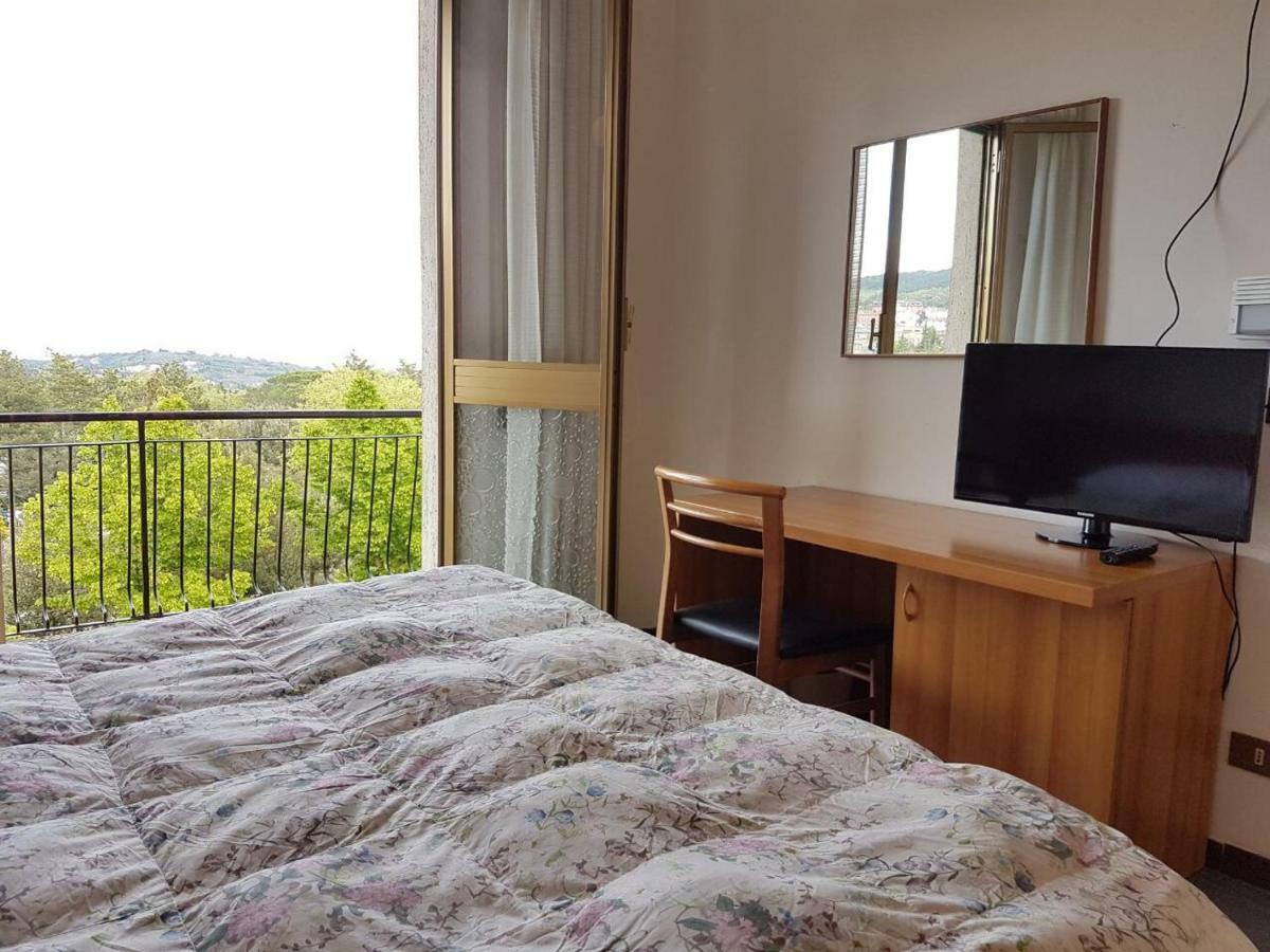 Hotel La Lucciola Chianciano Terme Dış mekan fotoğraf
