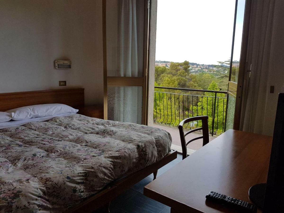 Hotel La Lucciola Chianciano Terme Dış mekan fotoğraf